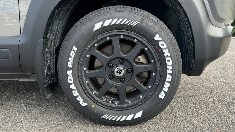 タイヤホイール前