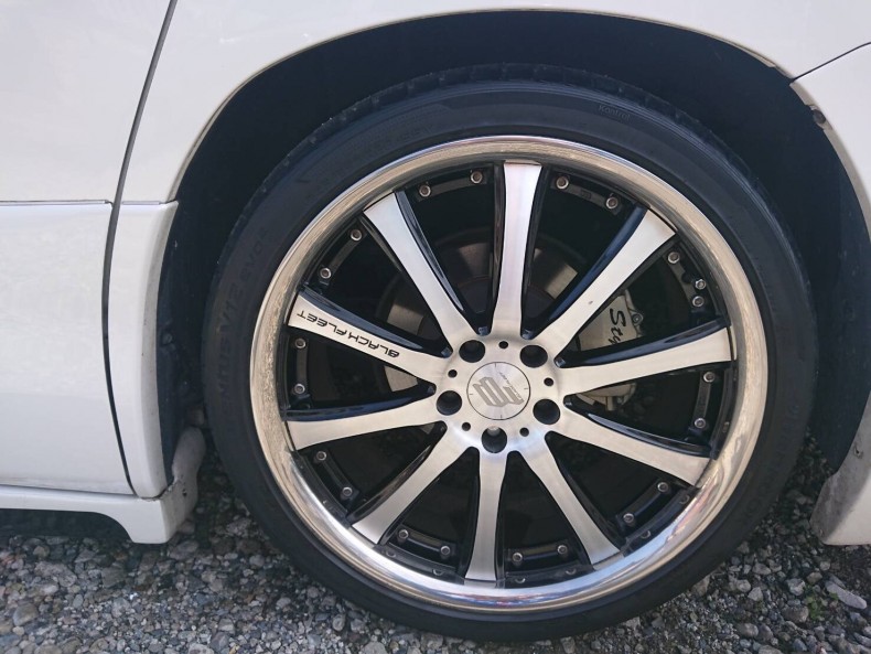 タイヤホイール前