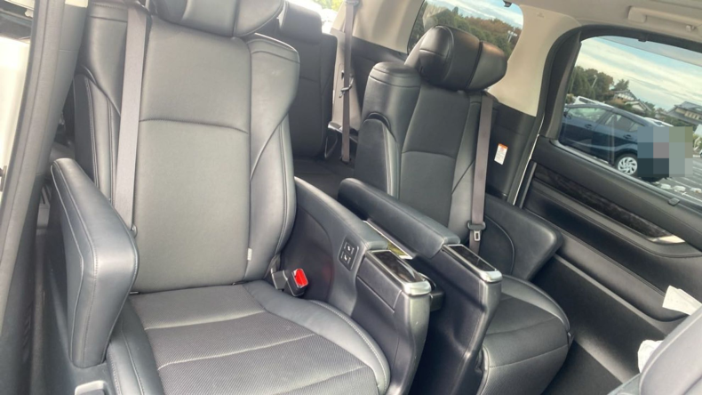 内装後方シート