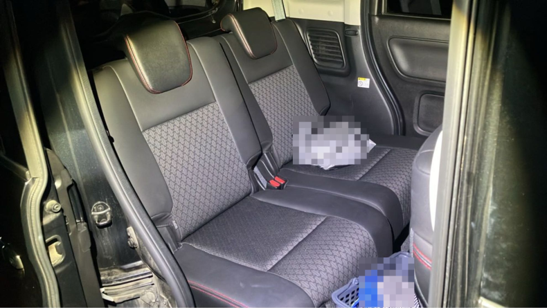 内装後方シート