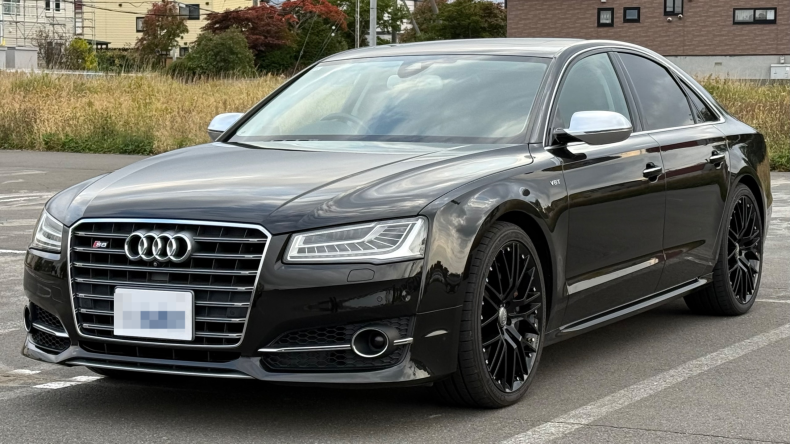 アウディ S8の売買実績画像