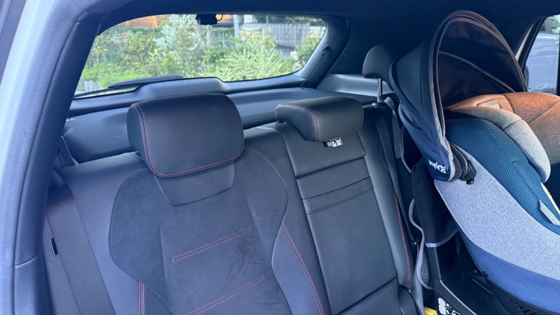 内装後方シート