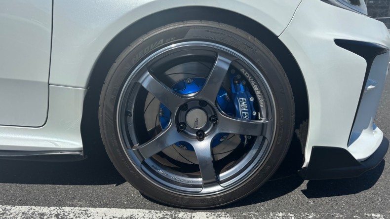 タイヤホイール前