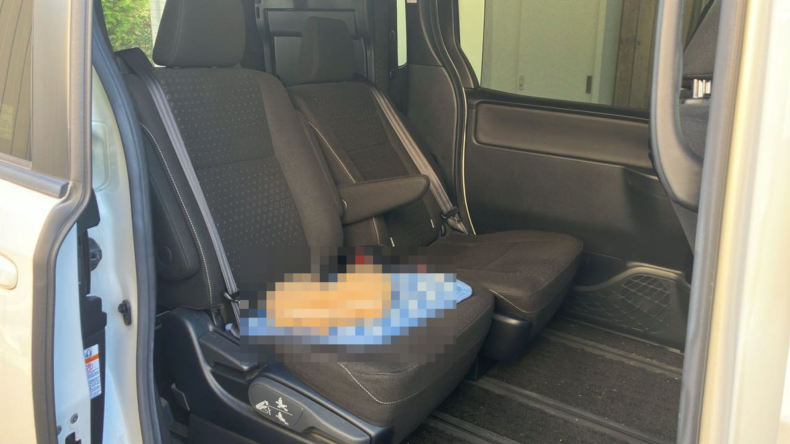 内装後方シート