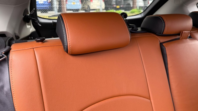 内装後方シート