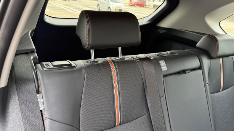 内装後方シート