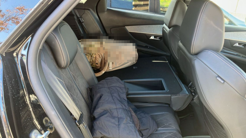 内装後方シート