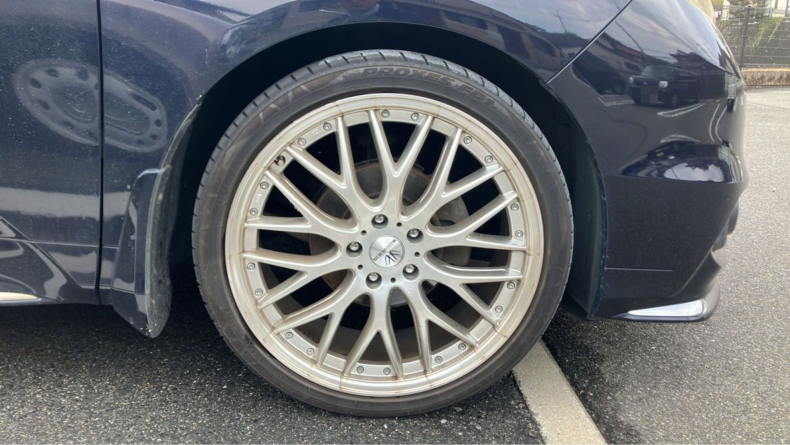 タイヤホイール前