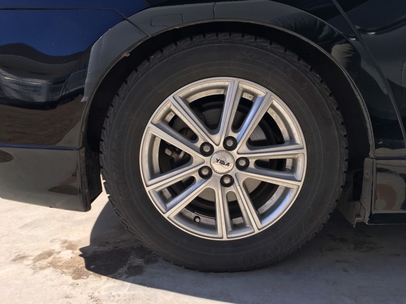 タイヤホイール前