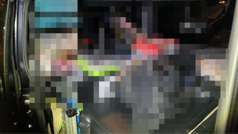 内装後方シート