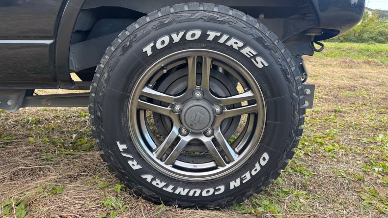 タイヤホイール前