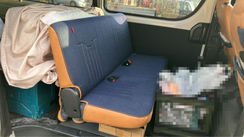 内装後方シート