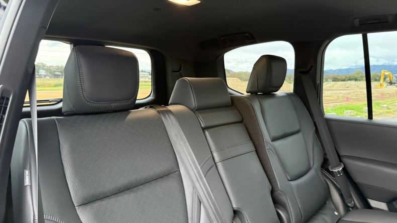 内装後方シート