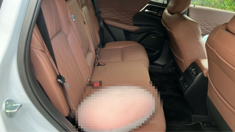 内装後方シート