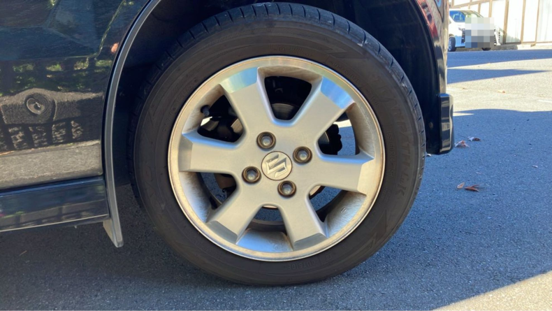 タイヤホイール前