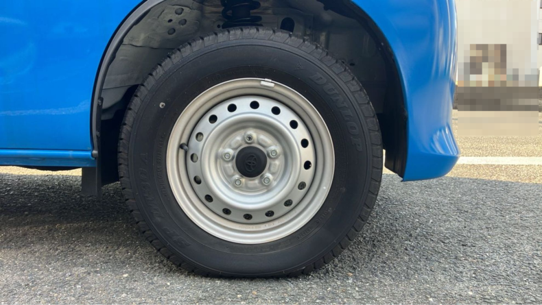 タイヤホイール前