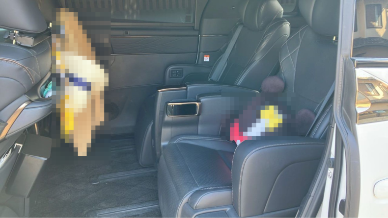 内装後方シート