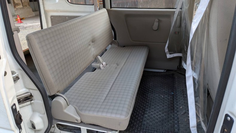 内装後方シート