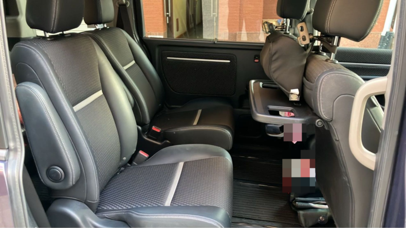 内装後方シート