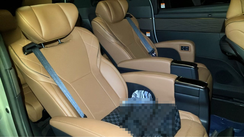 内装後方シート