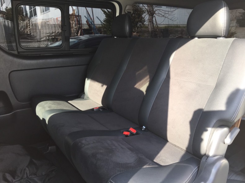 内装後方シート