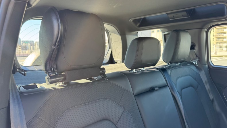 内装後方シート