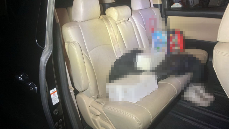 内装後方シート