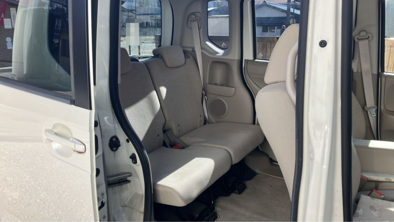 内装後方シート