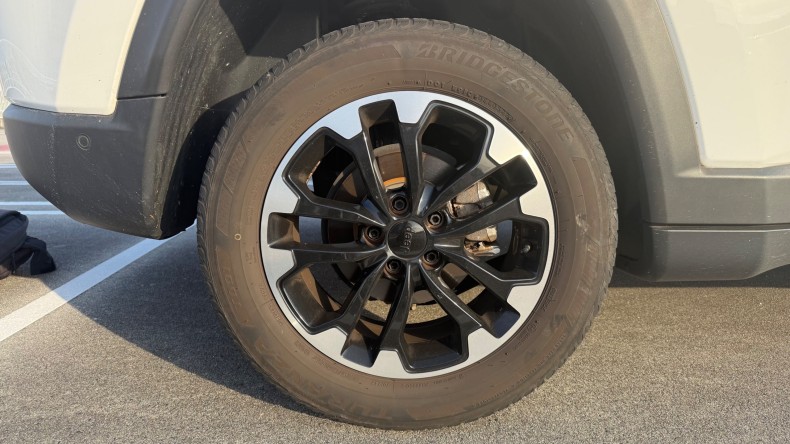 タイヤホイール後