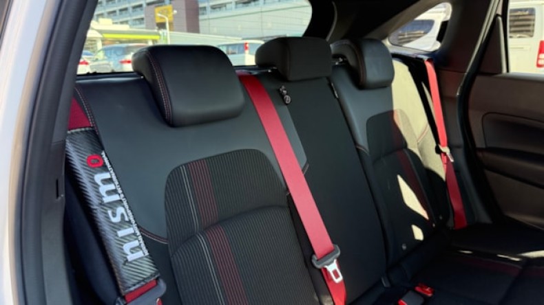 内装後方シート