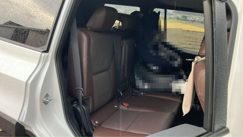 内装後方シート