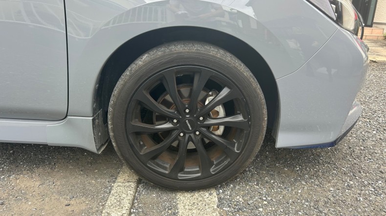 タイヤホイール前