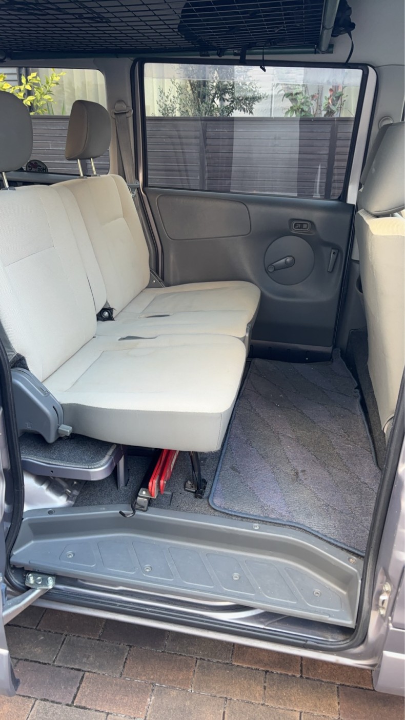 内装後方シート