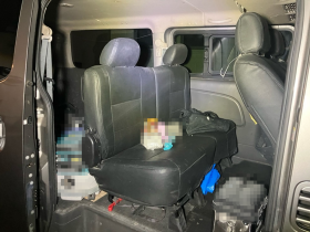 内装後方シート