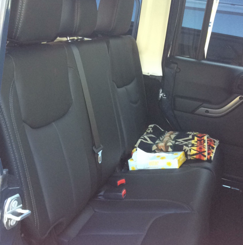 内装後方シート