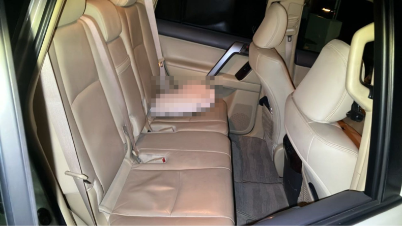 内装後方シート