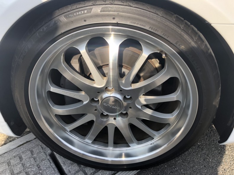 タイヤホイール前