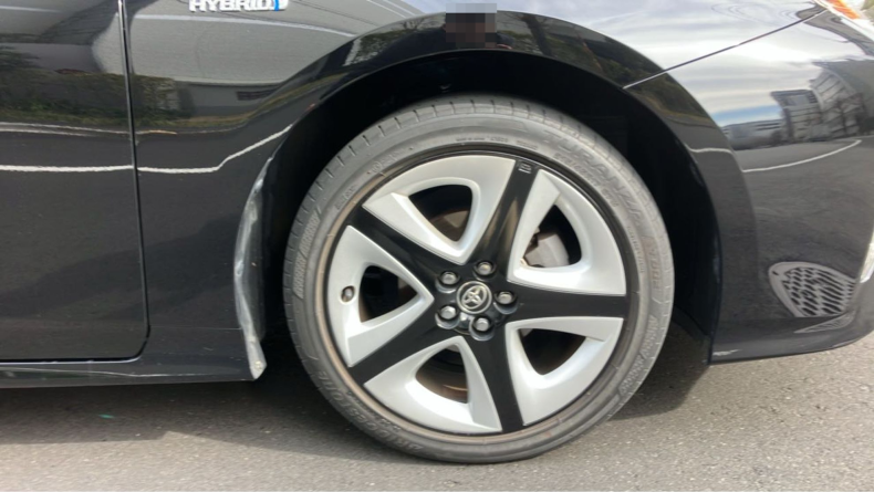 タイヤホイール前