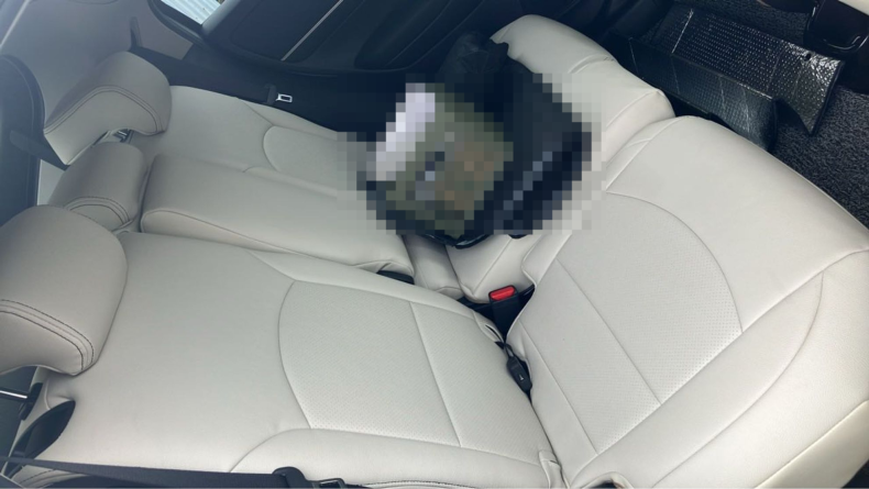 内装後方シート