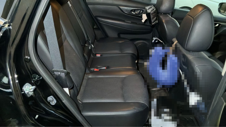 内装後方シート