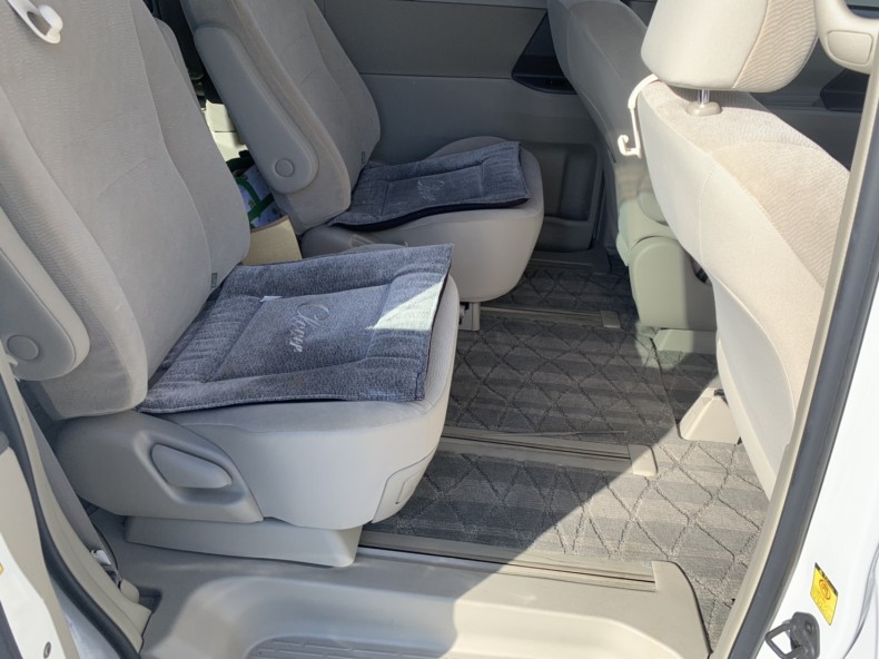 内装後方シート