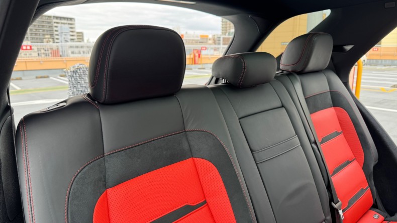 内装後方シート