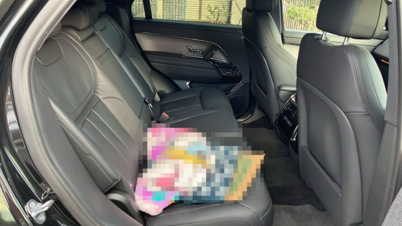 内装後方シート