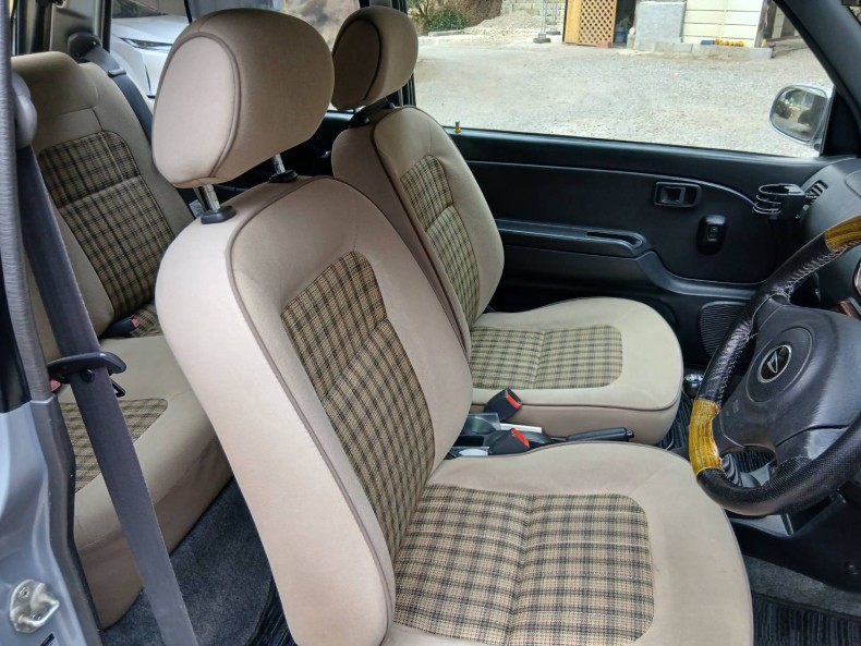 内装後方シート