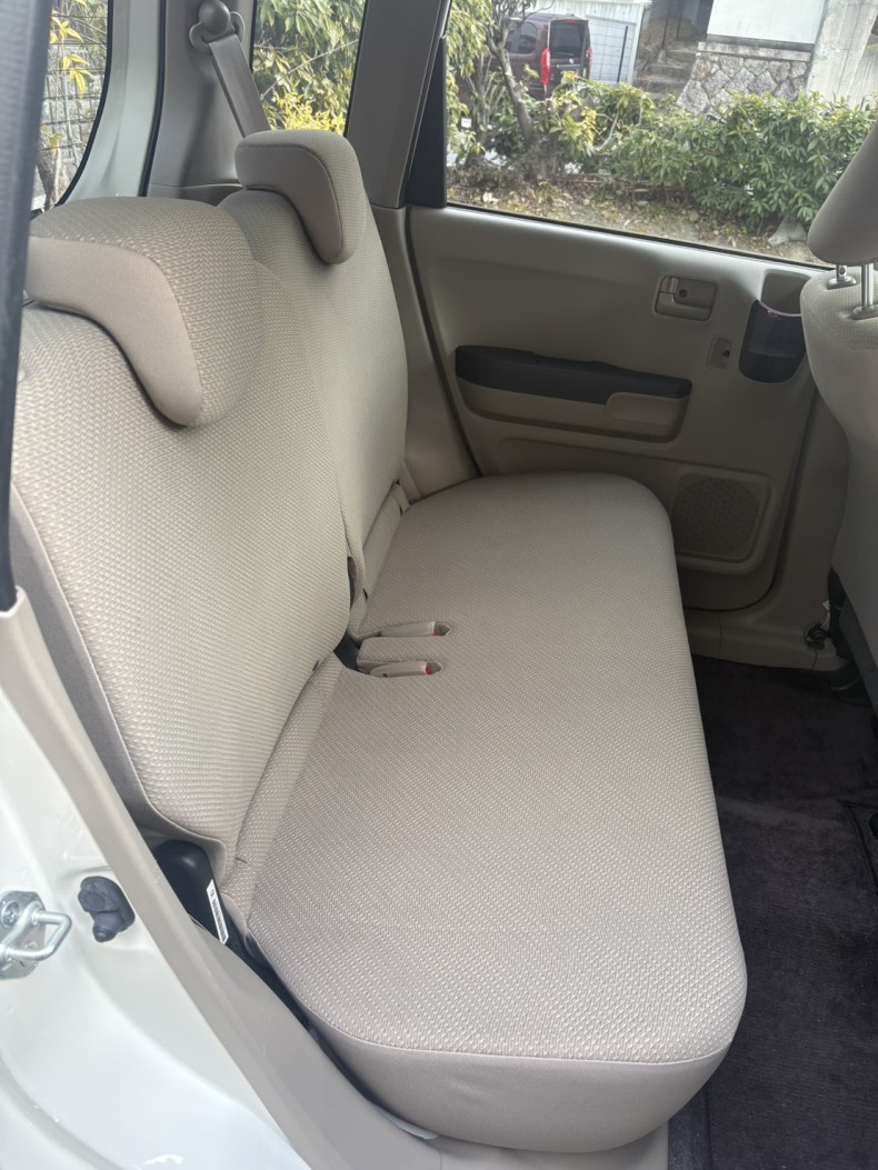 内装後方シート