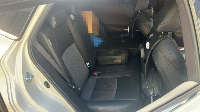 内装後方シート