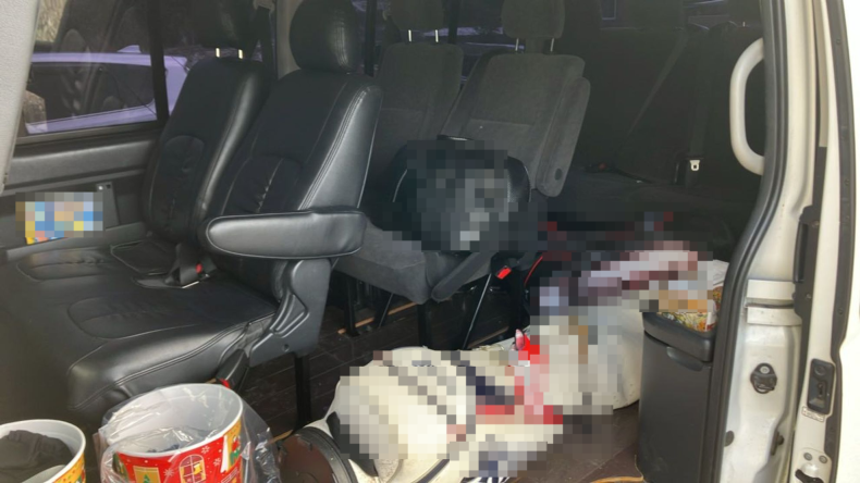 内装後方シート