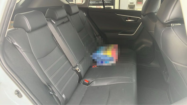 内装後方シート