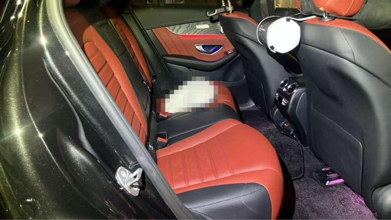 内装後方シート