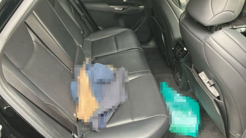 内装後方シート